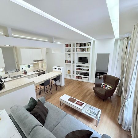 Campo Dei Fiori Modern Apartment With Terrace Rome Bagian luar foto